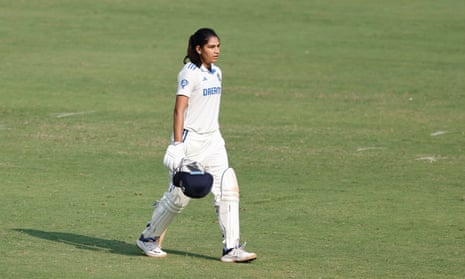 L’Inde domine l’Angleterre lors de la première journée d’un test féminin unique – réaction en direct |  Équipe d’Angleterre féminine de cricket